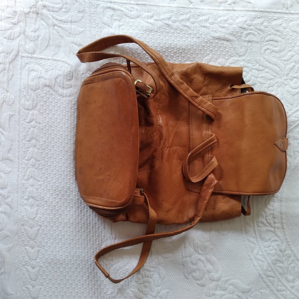 LEATHER BACKPACK - Picture 2 of 3